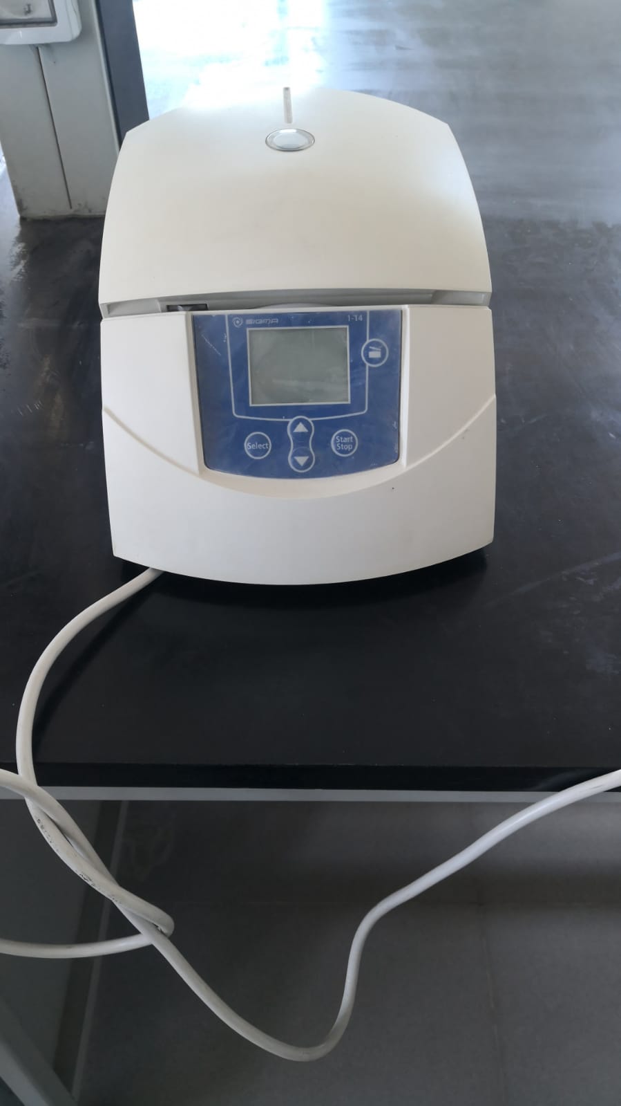 SIGMA-1-14 Refrigerated Centrifuge